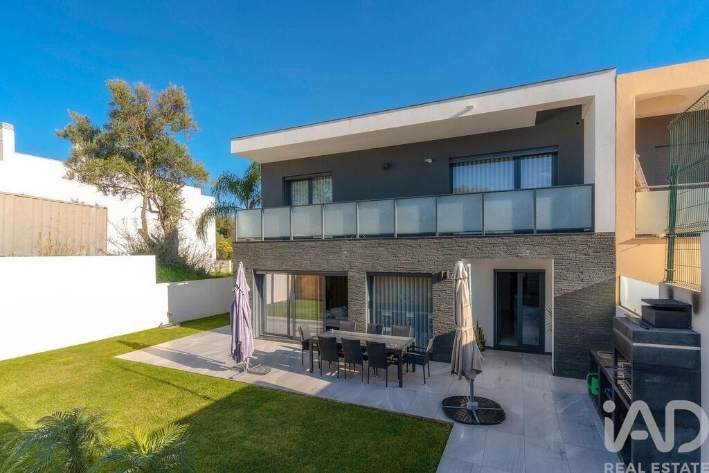 Property photo 1 of 35