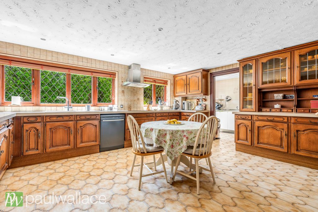 Property photo 3 of 29 Kitchen