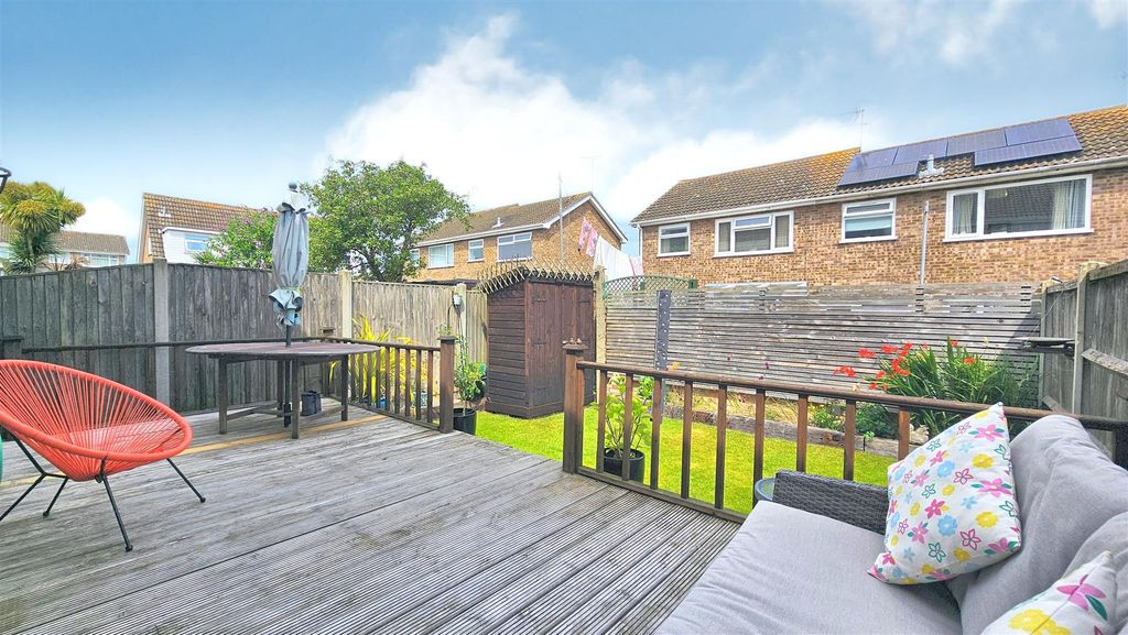 Property photo 2 of 14 Garden