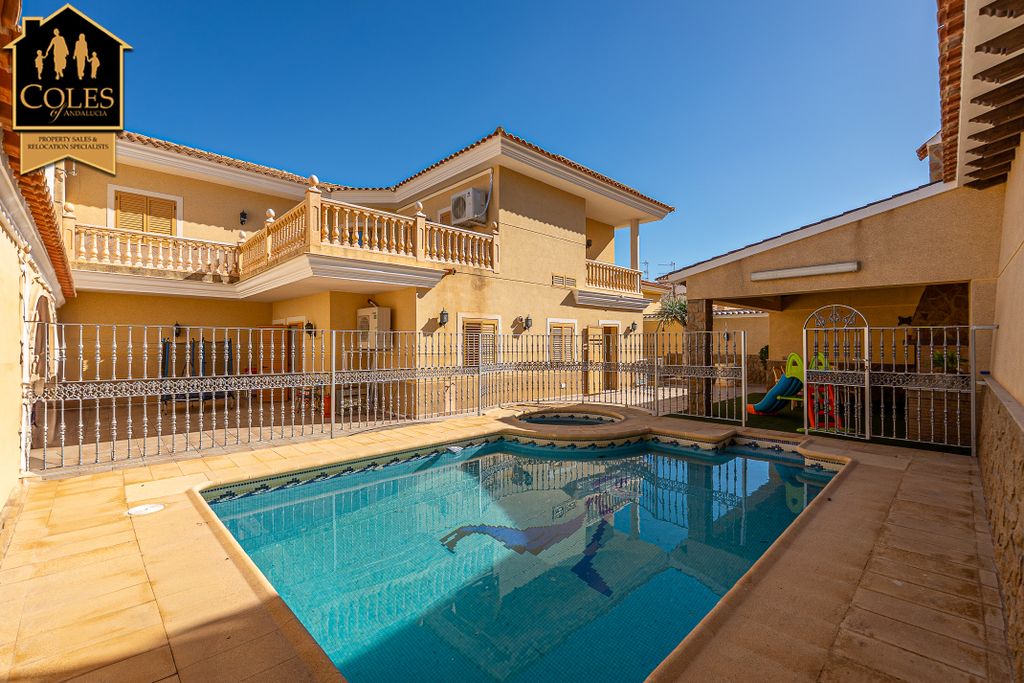 Property photo 1 of 53