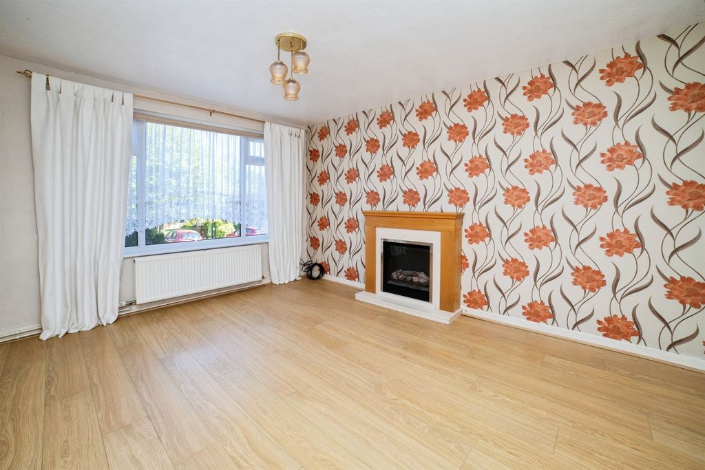Property photo 2 of 25