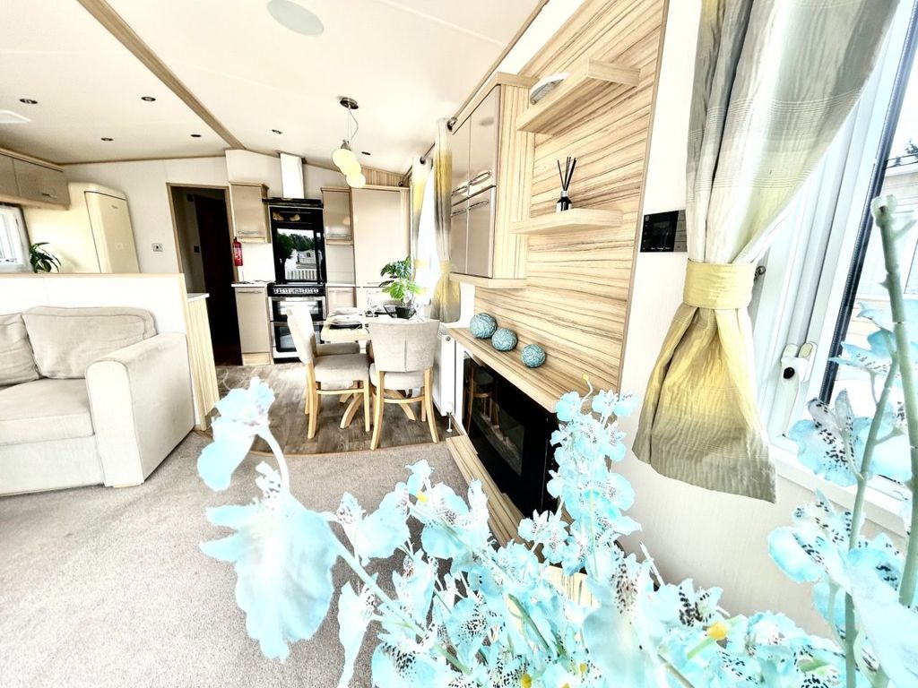 Property photo 3 of 6 9Efe40A8 5604 4B7B 8209 10B0F083606F.Jpg