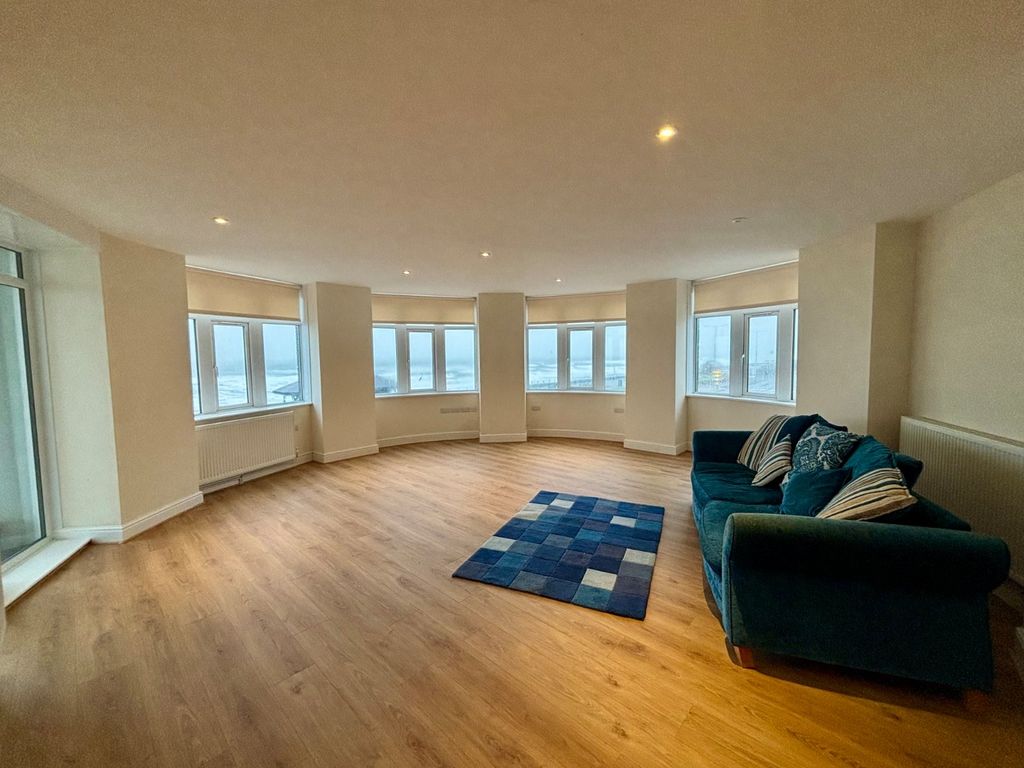 Property photo 2 of 10 Picture No. 13