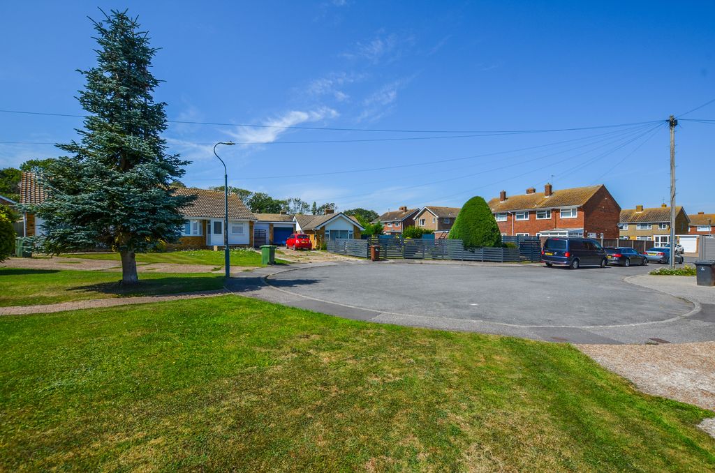 Property photo 3 of 34