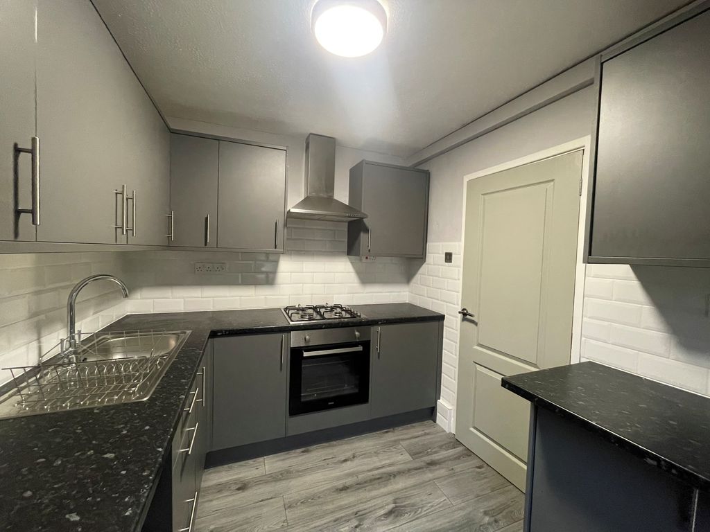 Property photo 1 of 14 Kitchen Porthcawl Cf36 