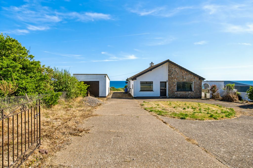 Property photo 3 of 47