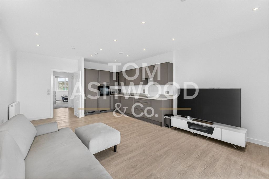 Property photo 3 of 19 Picture No. 38