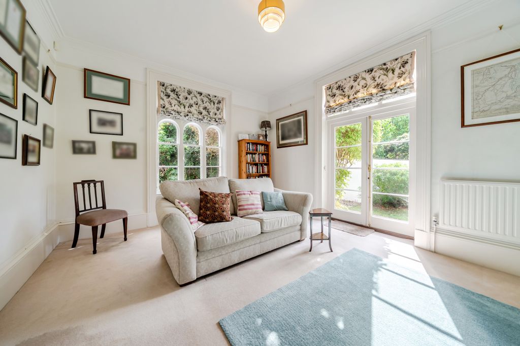 Property photo 2 of 38 Drawing Room
