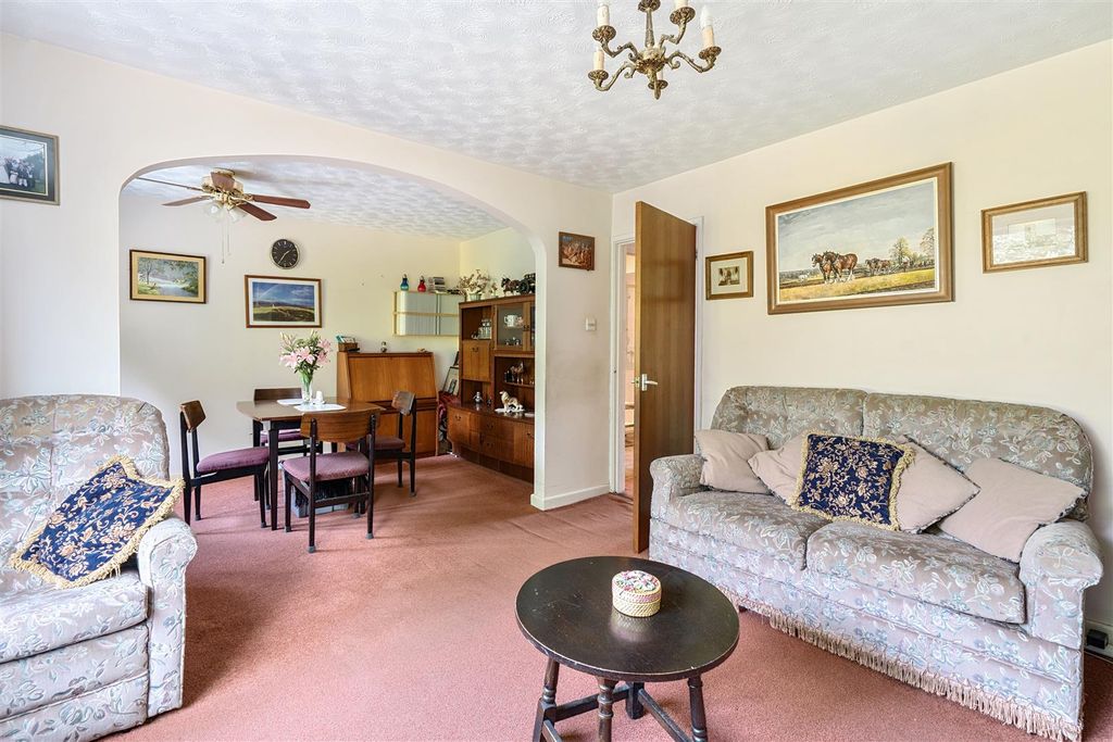 Property photo 2 of 15 Sitting Room