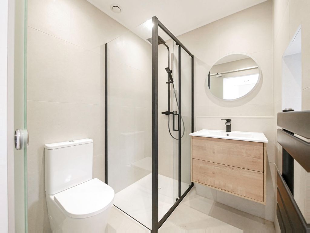Property photo 2 of 10 Shower Room