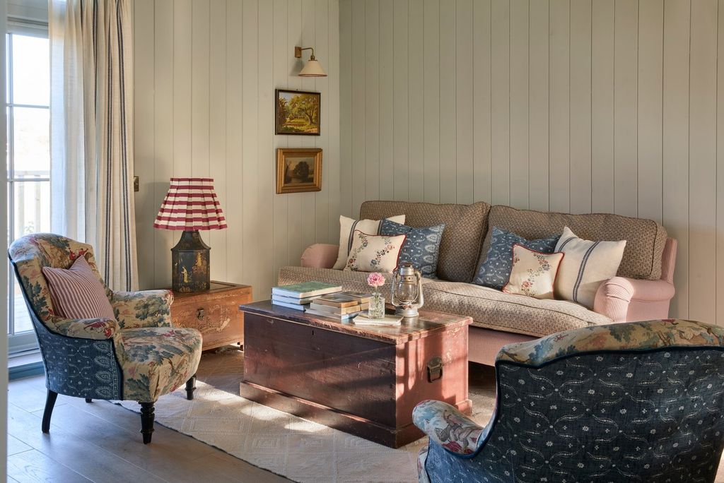 Property photo 2 of 33