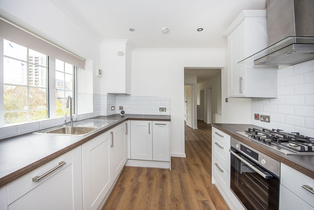Property photo 3 of 16 0002