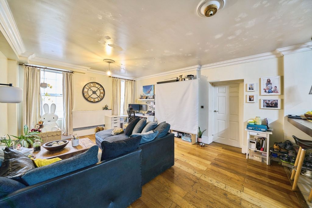 Property photo 3 of 13 Pbox-Img.Jpg