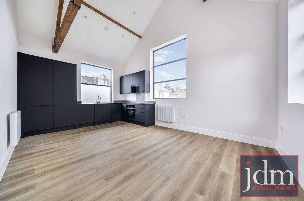 Property photo 1 of 9 Reception/Kitchen