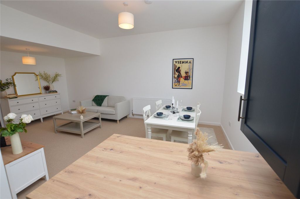 Property photo 2 of 22 Picture No. 07