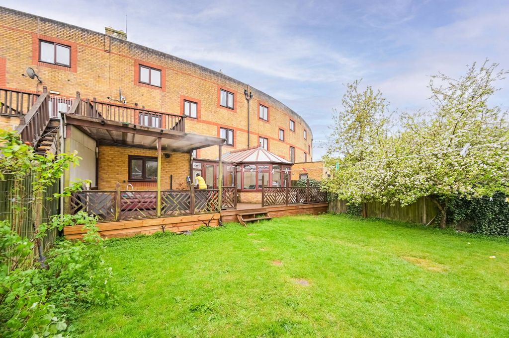 Property photo 2 of 26