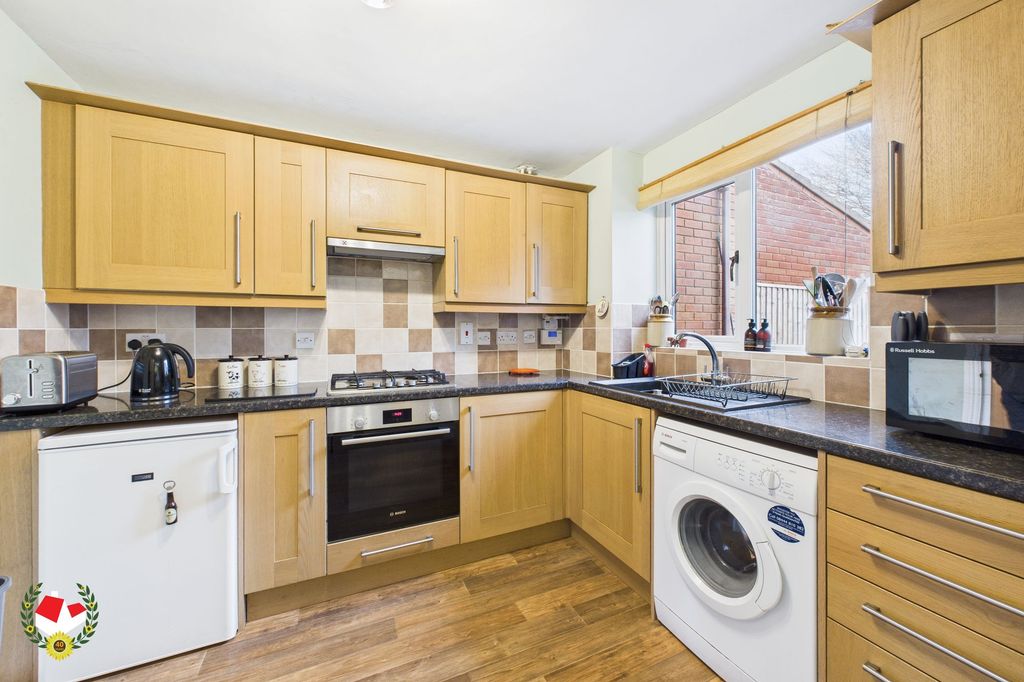 Property photo 3 of 14