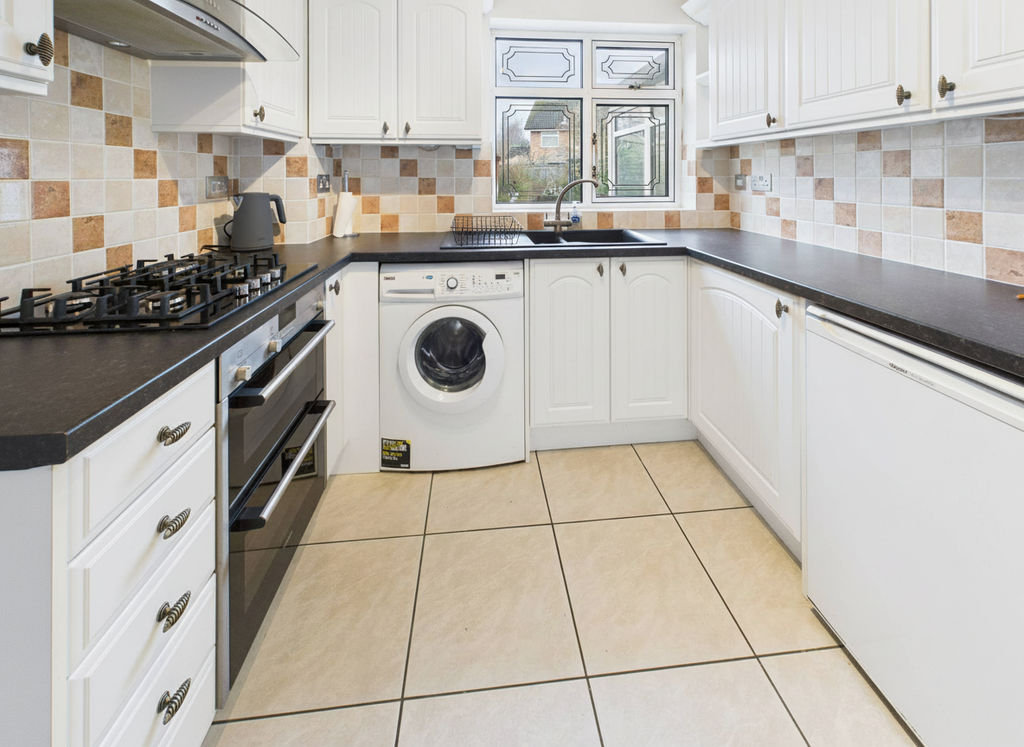 Property photo 2 of 17 Cam02059G0-Pr0200-Still006-001