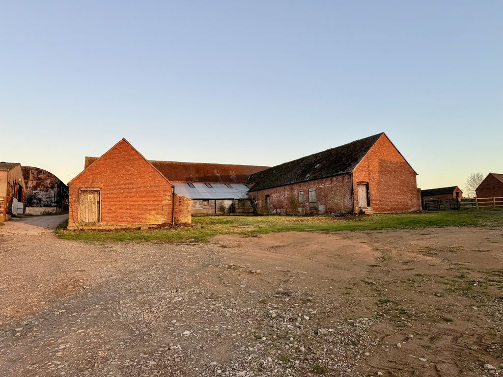 Property photo 2 of 6