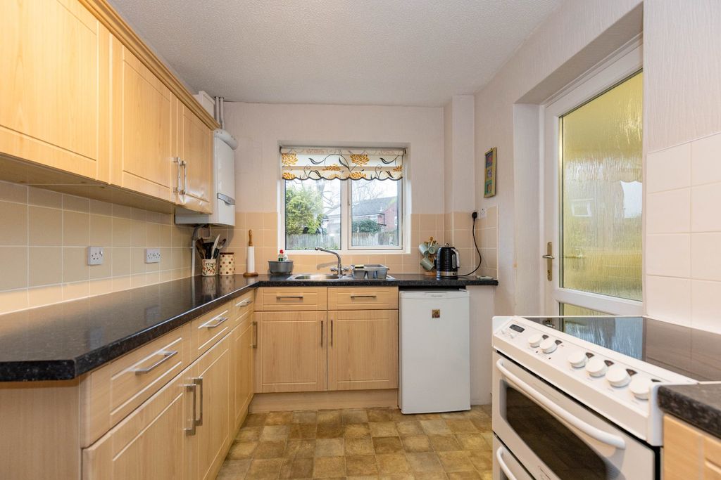 Property photo 2 of 20 Kitchen