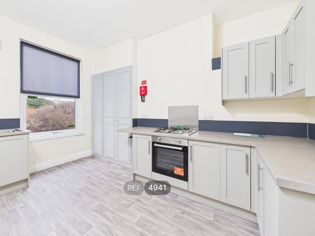 Property photo 2 of 24 Kitchen