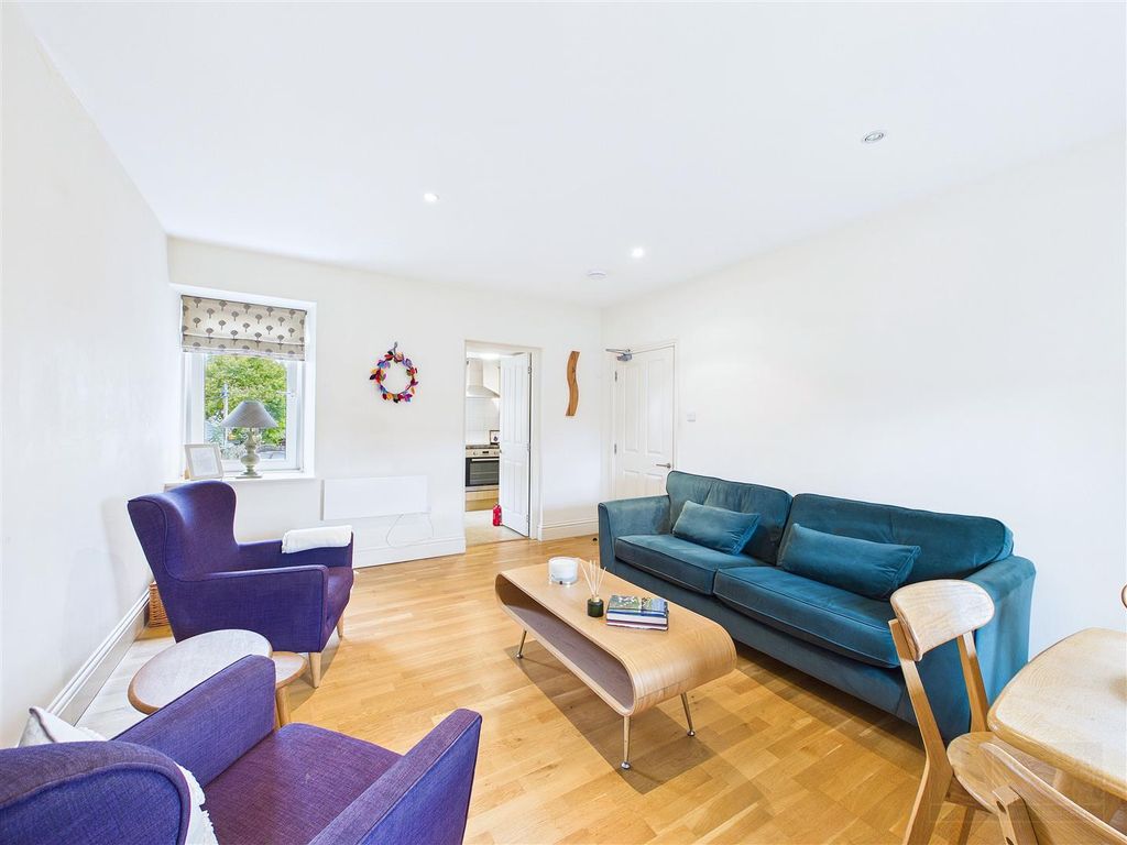 Property photo 2 of 32 Sitting Room &amp; Dining Area
