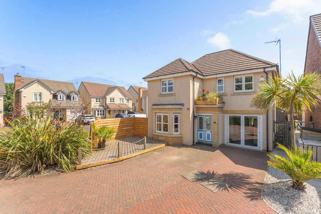 Property photo 1 of 33