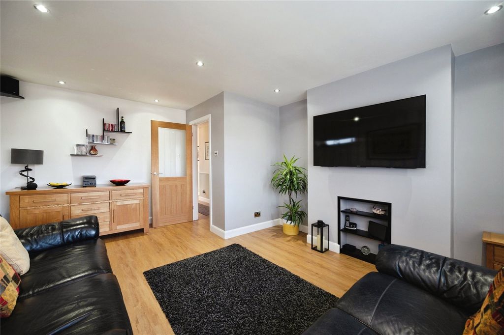 Property photo 2 of 17 Picture No. 18