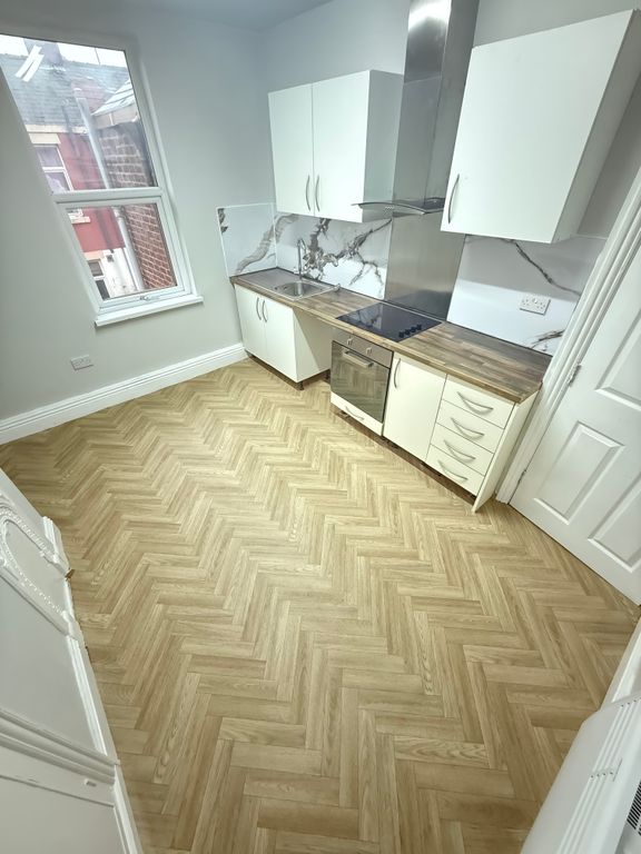 Property photo 3 of 4 Kitchen