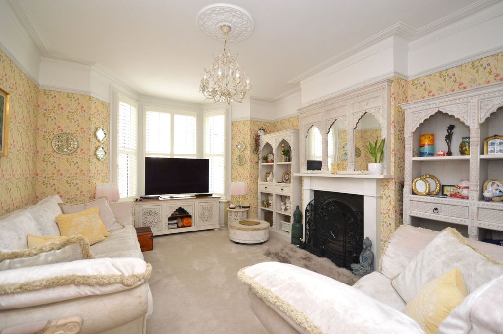 Property photo 2 of 21