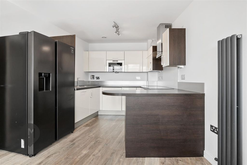 Property photo 2 of 9 Living/Dining/Kitchen