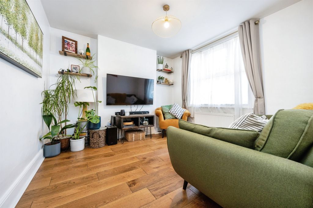 Property photo 2 of 13