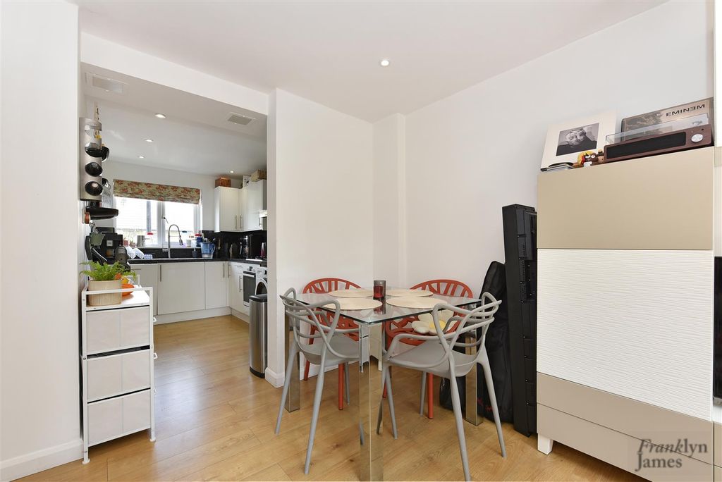 Property photo 1 of 7 Flat 4, Potters Lodge (3).Jpg