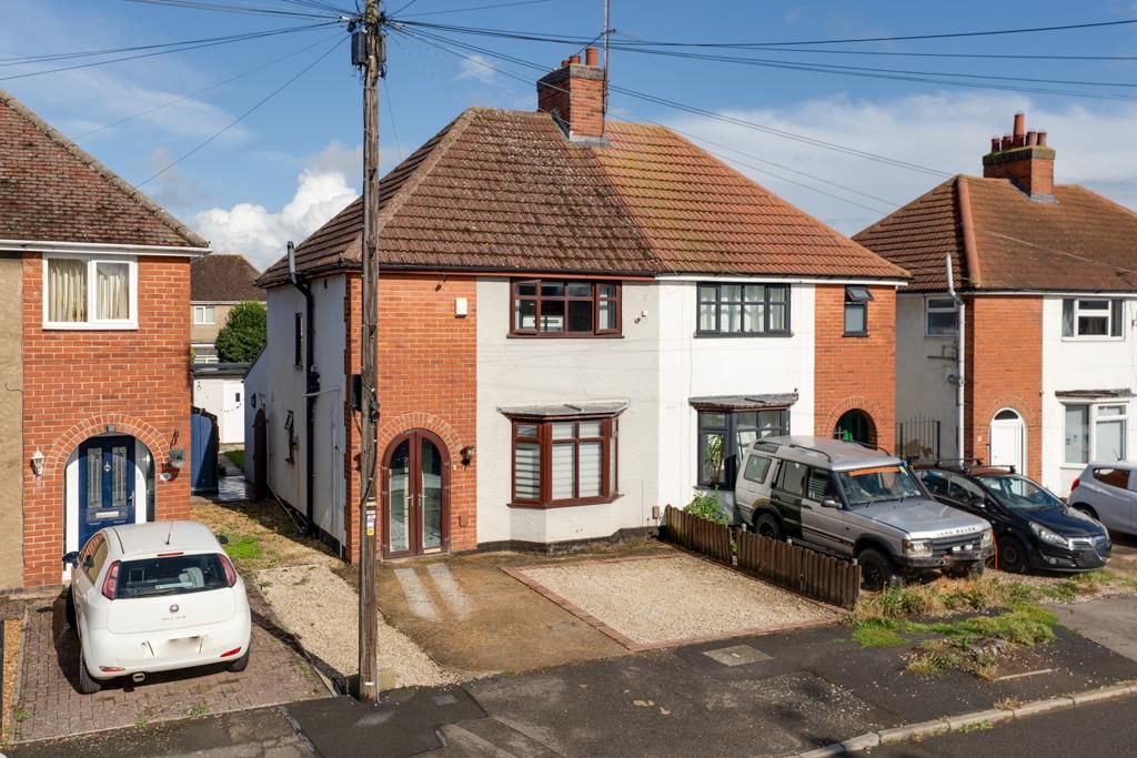 Property photo 1 of 35 17 Tennyson Road, Rothwell-2.Jpg