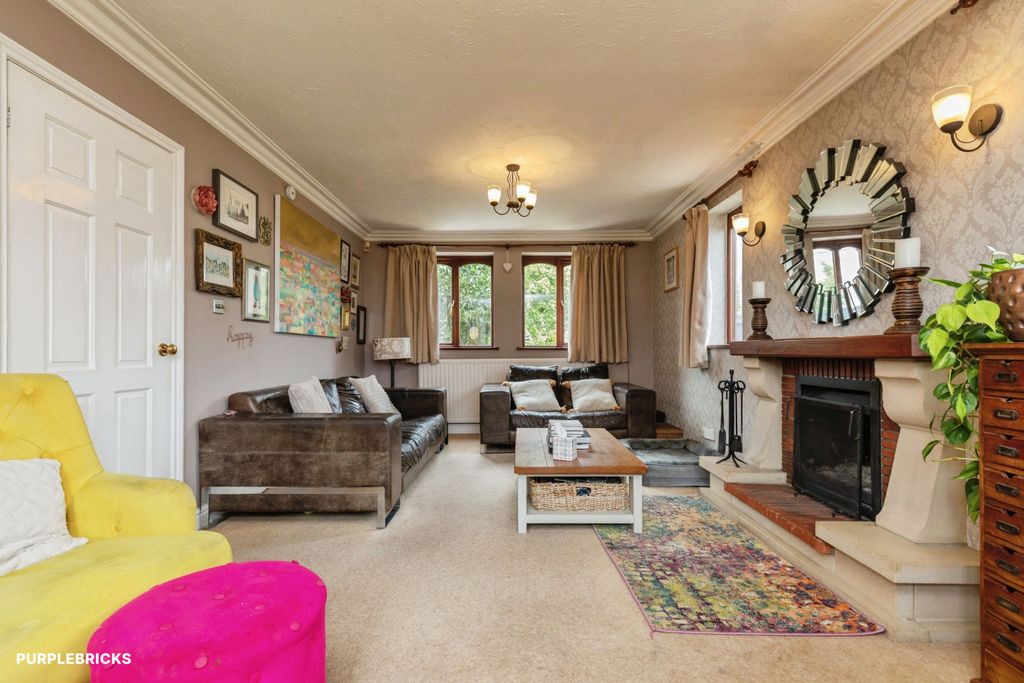 Property photo 2 of 31