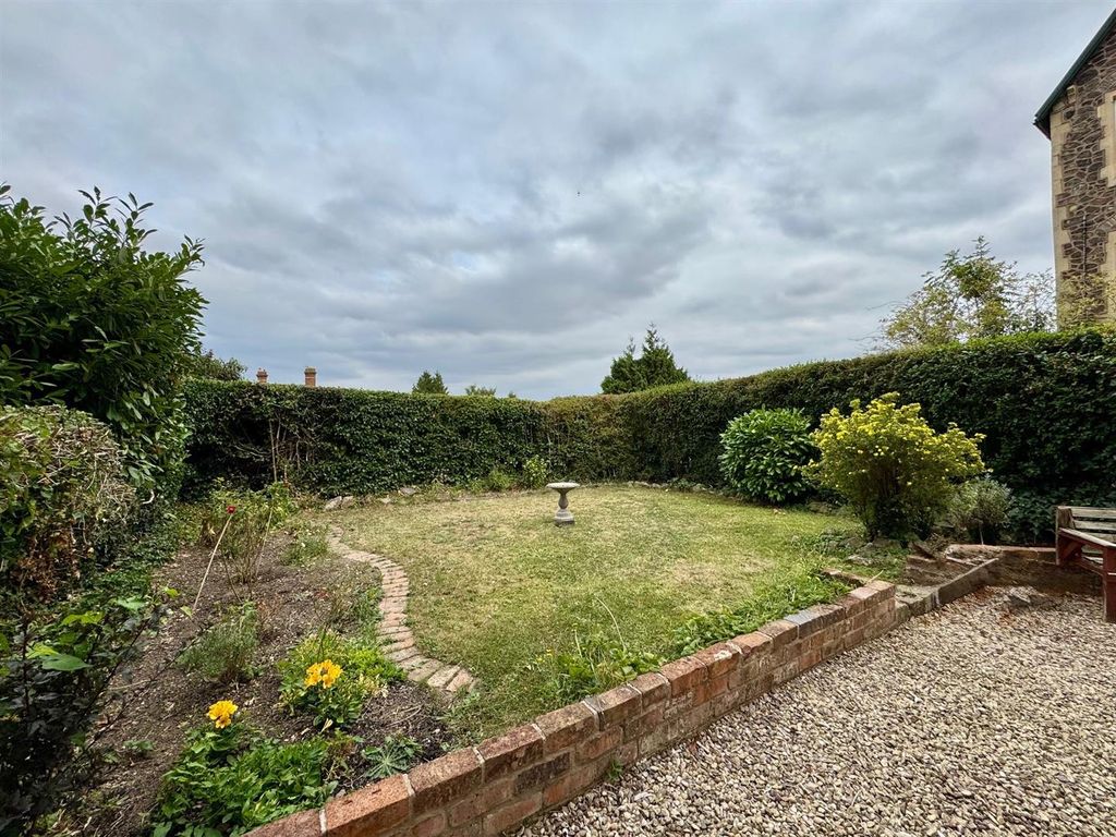 Property photo 2 of 8 34 Garden.Jpg