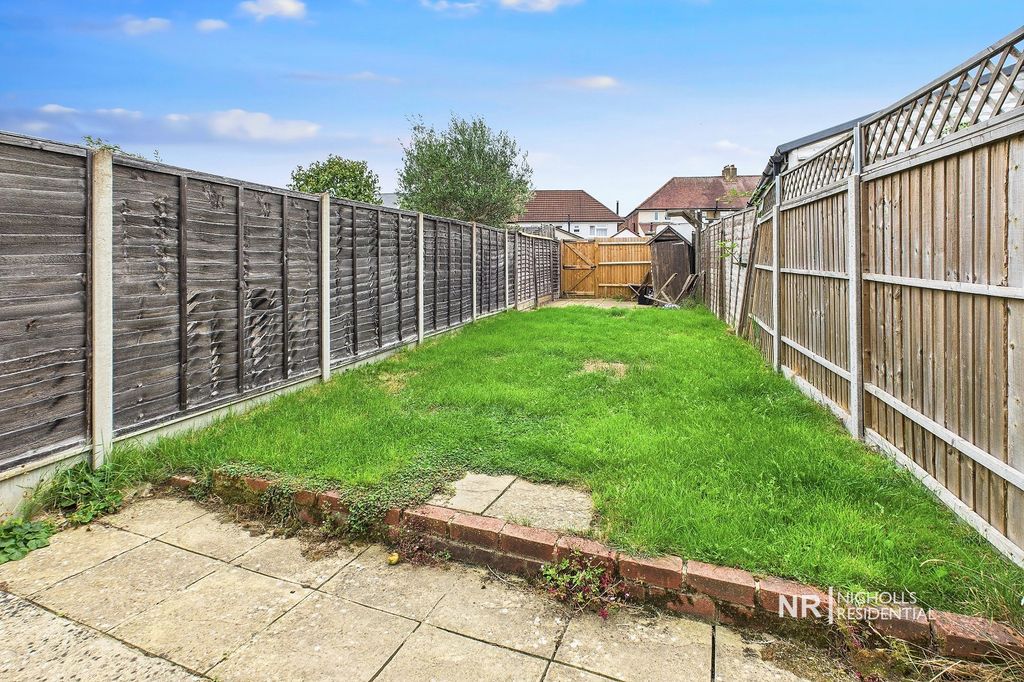 Property photo 2 of 13 Garden