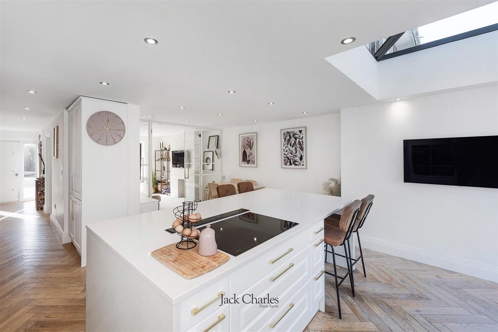 Property photo 3 of 18 22 Stainer Rd, Tn10 4Ds 003.Jpg