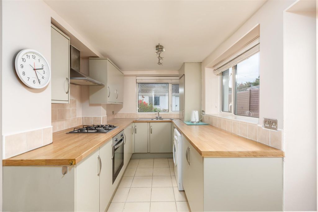 Property photo 2 of 22 Kitchen
