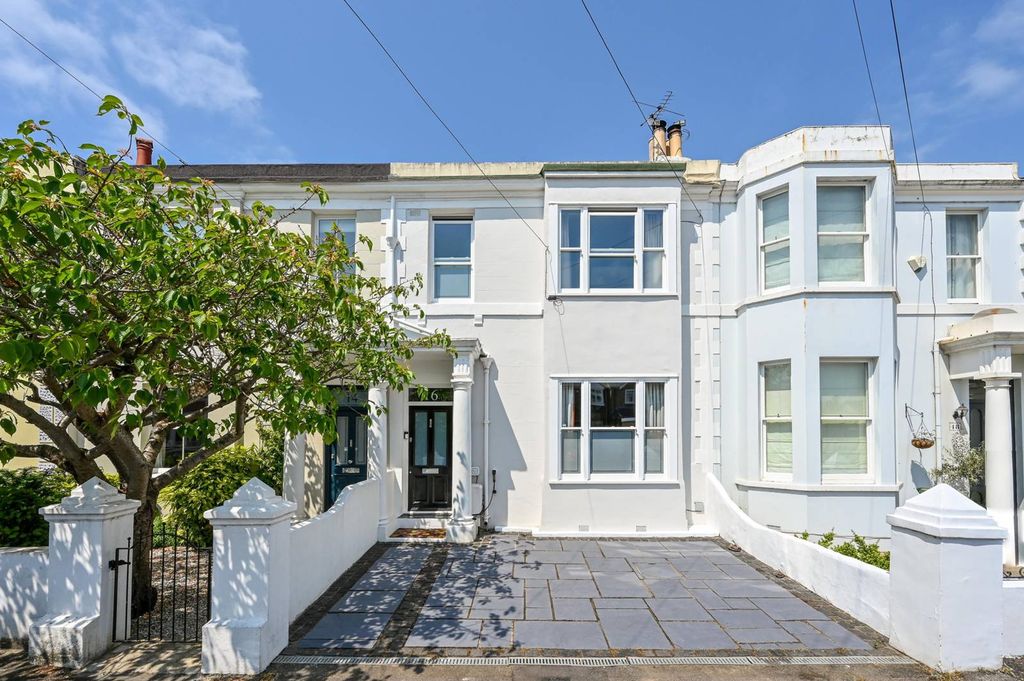 Property photo 1 of 20