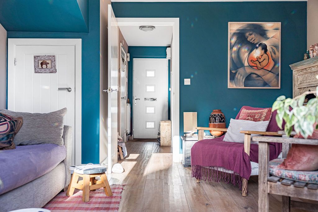 Property photo 2 of 19