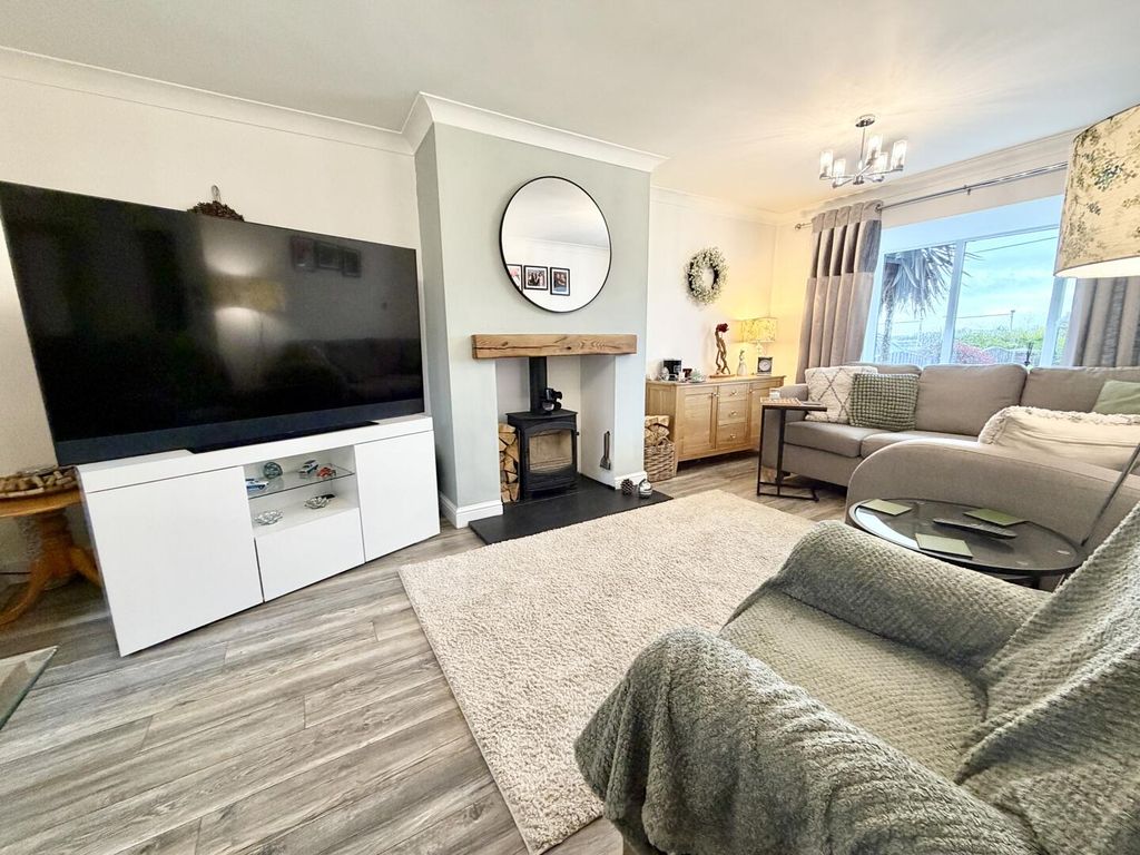 Property photo 2 of 29 Living Room