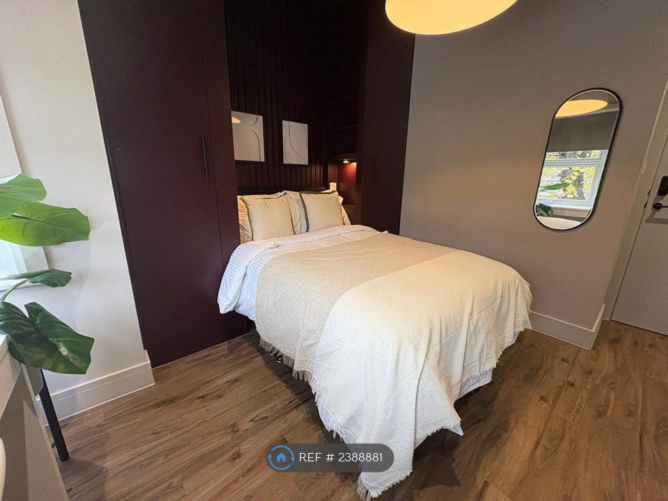 Property photo 3 of 16 Room7 V3