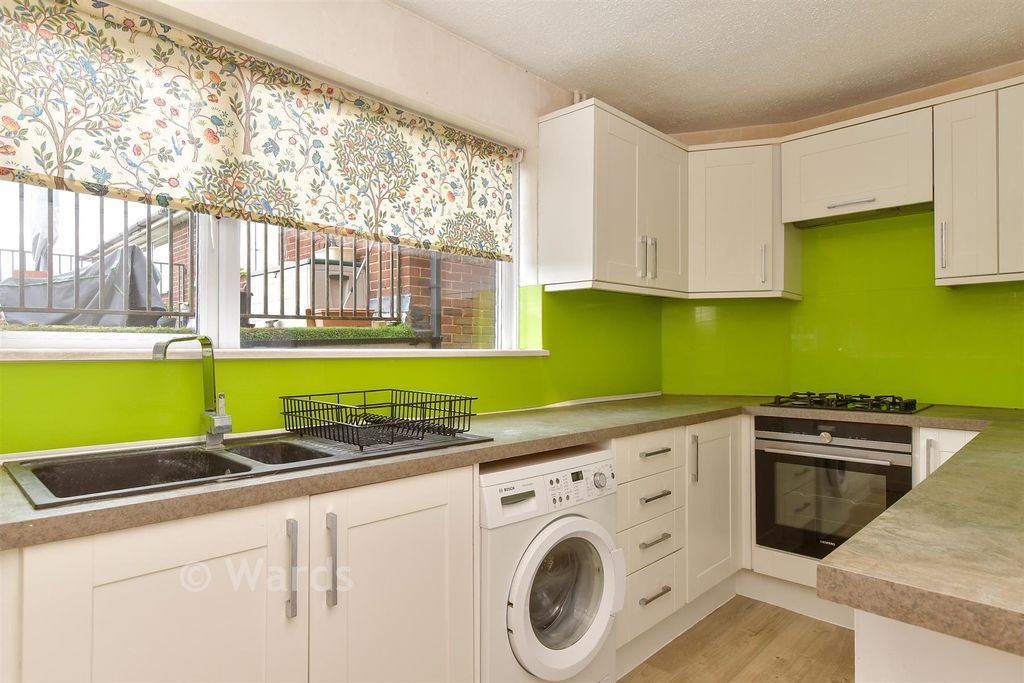 Property photo 3 of 16 Kitchen