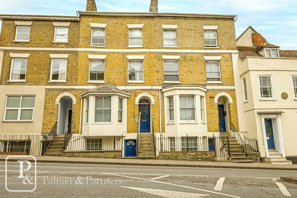 Property photo 1 of 6 External