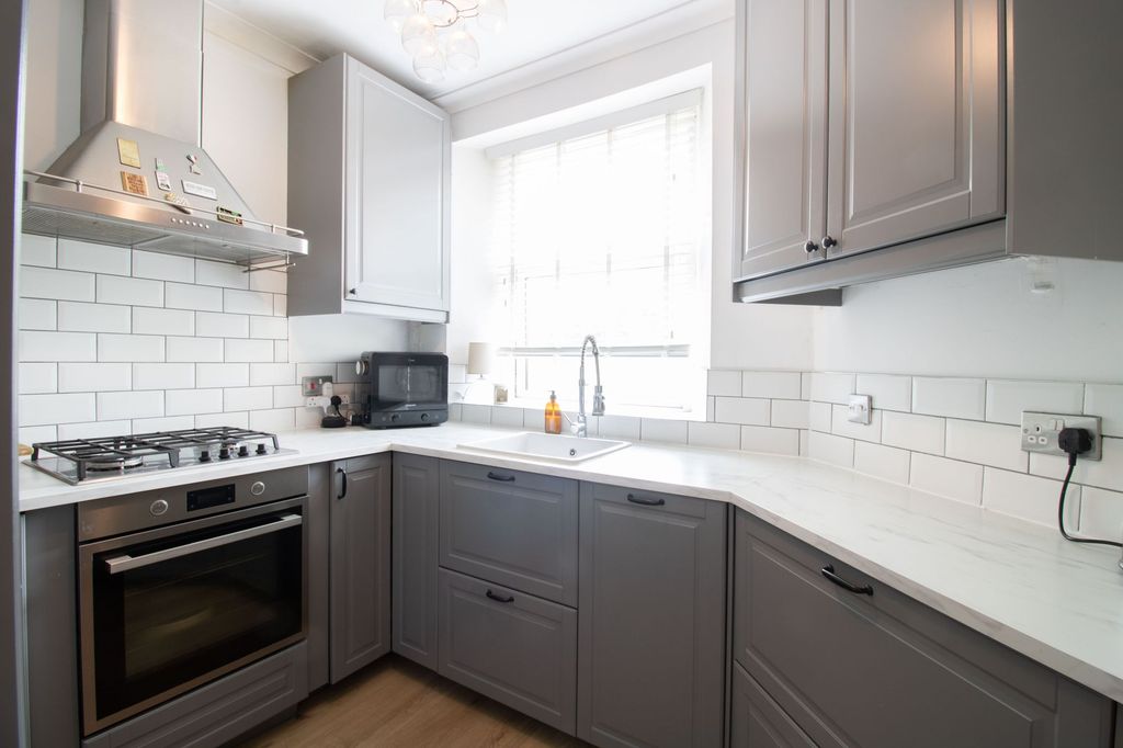 Property photo 3 of 29