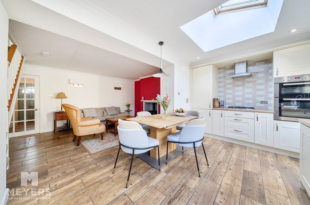 Property photo 3 of 13