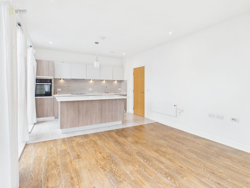 Property photo 3 of 37 Cam05459G0Pr0123Still024