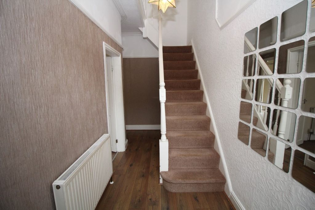 Property photo 2 of 10 Entrance Hallway