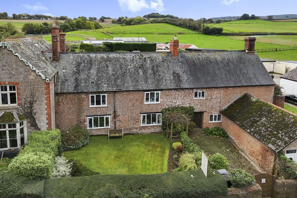 Property photo 2 of 34